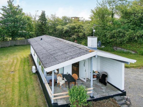 Two-Bedroom Holiday home in Allinge 2
